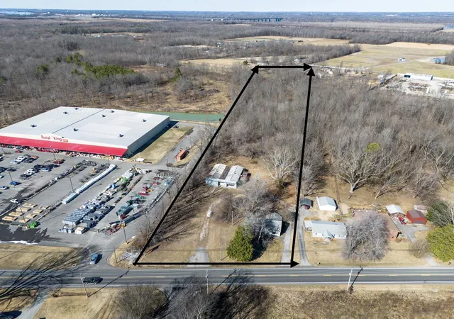 2nd image of 4549 Cairo Rd, Paducah, KY 42001 | MLS# 26017760