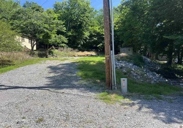 Homes for sale in Eddyville, KY | 73 Lakeshore Dr, Eddyville, KY 42038 | MLS# 26017797