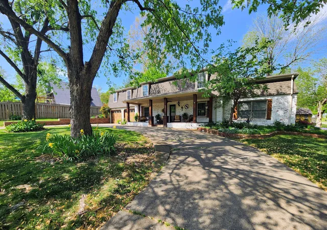 1st image of 205 Forsythia Dr, Paducah, KY 42003 | MLS# 26017812