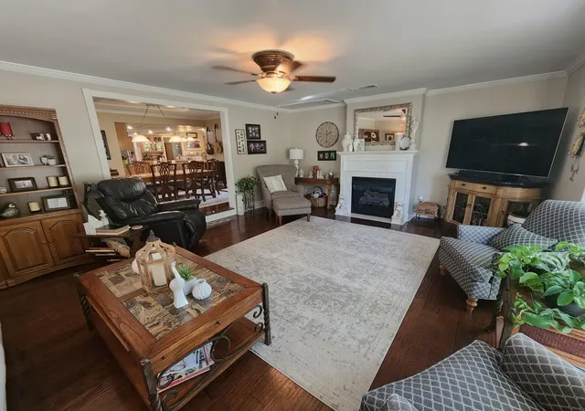 3rd image of 205 Forsythia Dr, Paducah, KY 42003 | MLS# 26017812