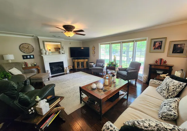 4th image of 205 Forsythia Dr, Paducah, KY 42003 | MLS# 26017812