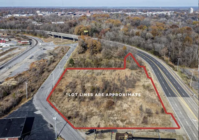 1st image of 1380 Irvin Cobb Dr, Paducah, KY 42003 | MLS# 26017838