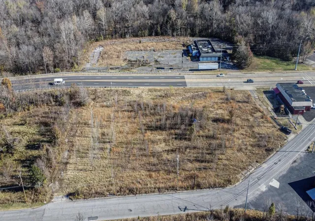 4th image of 1380 Irvin Cobb Dr, Paducah, KY 42003 | MLS# 26017838