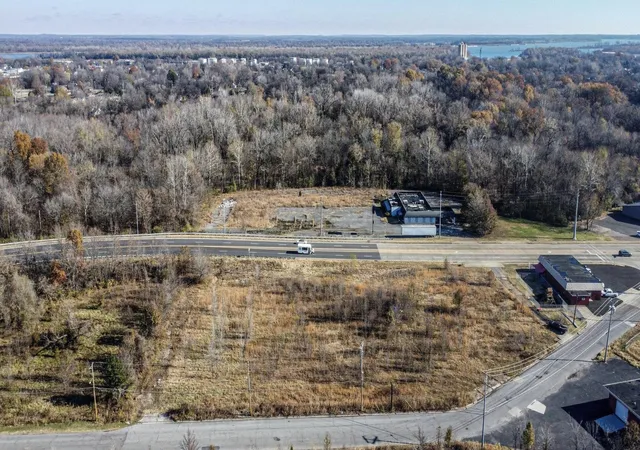 5th image of 1380 Irvin Cobb Dr, Paducah, KY 42003 | MLS# 26017838
