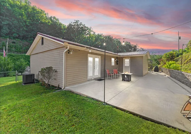 Photo 2 of Single family home for sale at 82 Fairway Dr, Jenkins, KY 41537 | MLS# 26017846 | Listing updated on 2026-09-05