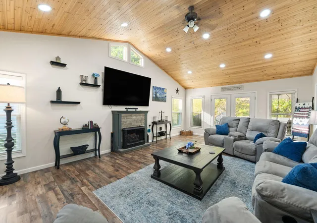 Photo 4 of Single family home for sale at 82 Fairway Dr, Jenkins, KY 41537 | MLS# 26017846 | Listing updated on 2026-09-05