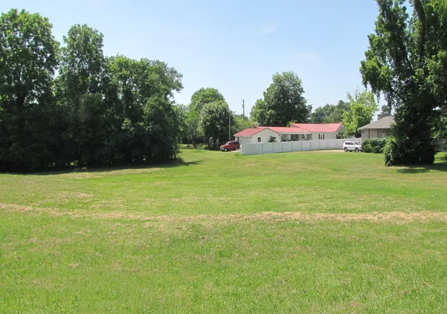 Homes for sale in Benton, KY | 500 Us Hwy 68 West, Benton, KY 42025 | MLS# 26017863