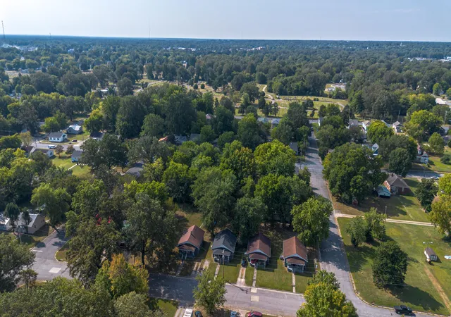 Photo 1 of Single family home for sale at 411 W Jefferson St, Paducah, KY 42001 | MLS# 26017870 | Listing updated on 2026-07-12