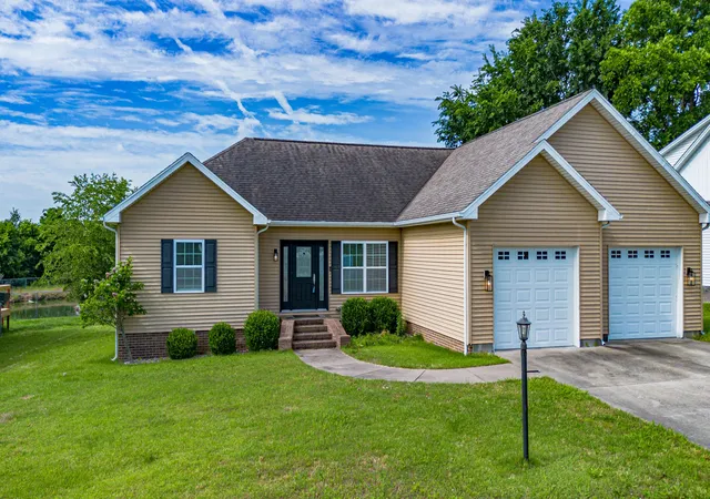 1st image of 1010 Red Pine Cir, West Paducah, KY 42086 | MLS# 26017872