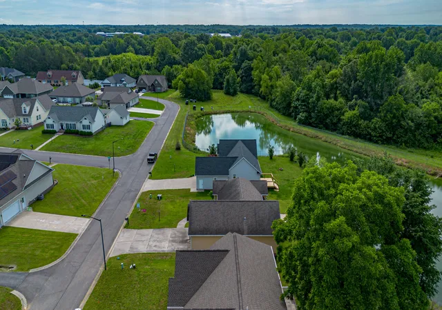 33rd image of 1010 Red Pine Cir, West Paducah, KY 42086 | MLS# 26017872