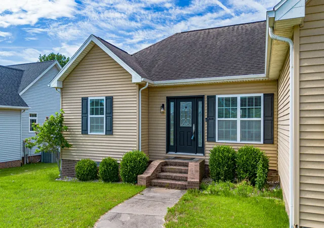 4th image of 1010 Red Pine Cir, West Paducah, KY 42086 | MLS# 26017872
