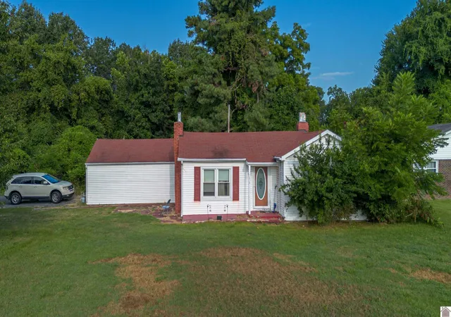 1st image of 3858 Pecan Dr, Paducah, KY 42001 | MLS# 26017876