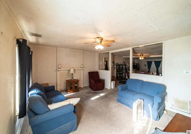 3rd image of 3858 Pecan Dr, Paducah, KY 42001 | MLS# 26017876