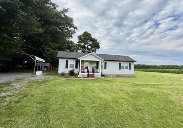 Homes for sale in Murray, KY | 14 Maddox Ln, Murray, KY 42071 | MLS# 26017888