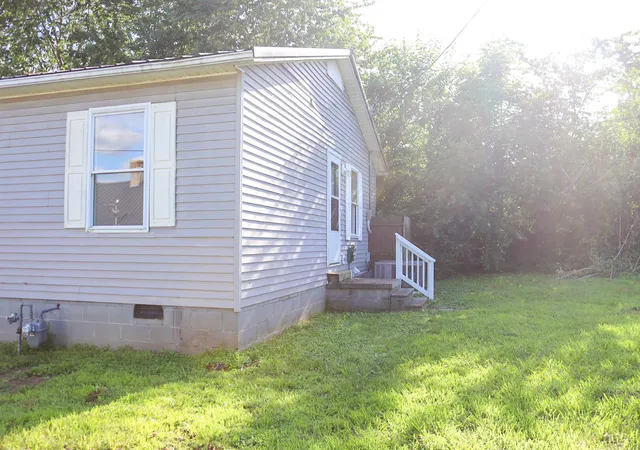 Homes for sale in Mayfield, KY | 311 Willow St, Mayfield, KY 42066 | MLS# 26017902