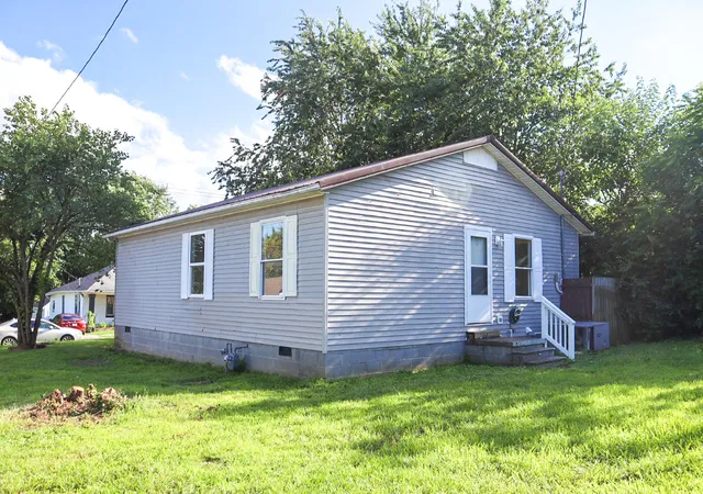 Homes for sale in Mayfield, KY | 311 Willow St, Mayfield, KY 42066 | MLS# 26017902