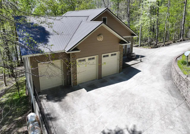 2nd image of 112 Lakeview Ter, Cadiz, KY 42211 | MLS# 26017937