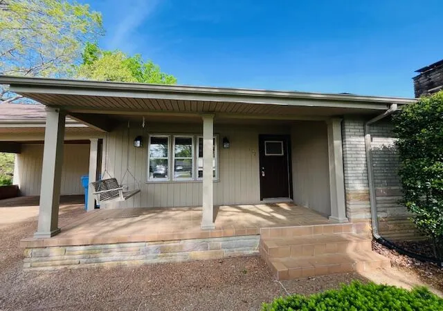 Photo 3 of Sale Pending at 122 Nunn Blvd, Cadiz, KY 42211 | MLS# 26017894 | Listing updated on 2026-08-14