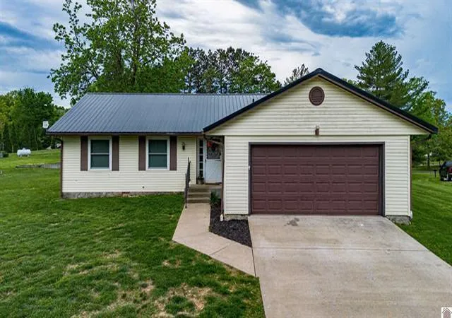 Homes for sale in Eddyville, KY | 51 Lake Scene Dr, Eddyville, KY 42038 | MLS# 26017892
