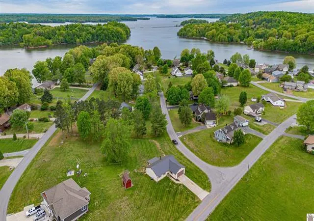 Homes for sale in Eddyville, KY | 51 Lake Scene Dr, Eddyville, KY 42038 | MLS# 26017892