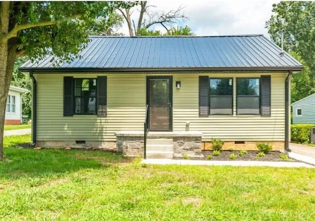 Photo 2 of Single family home for sale at 20 Robin Rd, Hopkinsville, KY 42240 | MLS# 26017896 | Listing updated on 2026-09-17