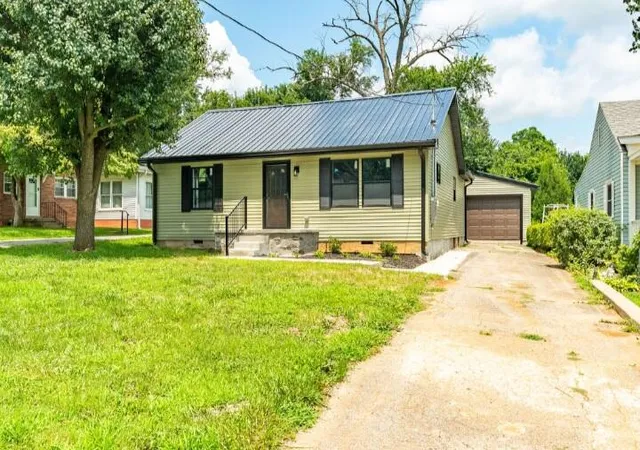 Photo 3 of Single family home for sale at 20 Robin Rd, Hopkinsville, KY 42240 | MLS# 26017896 | Listing updated on 2026-09-17