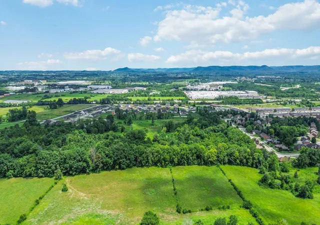 2nd image of 1035 Peggy Flats Rd, Berea, KY 40403 | MLS# 26017898