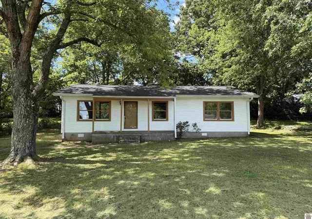 Homes for sale in Princeton, KY | 203 Prince Ct, Princeton, KY 42445 | MLS# 26017925