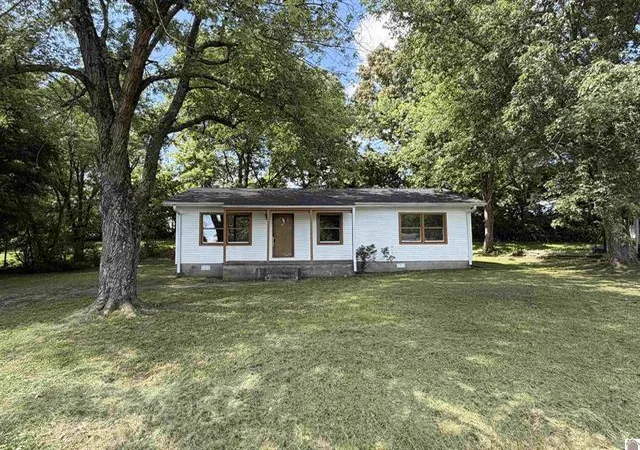 Homes for sale in Princeton, KY | 203 Prince Ct, Princeton, KY 42445 | MLS# 26017925