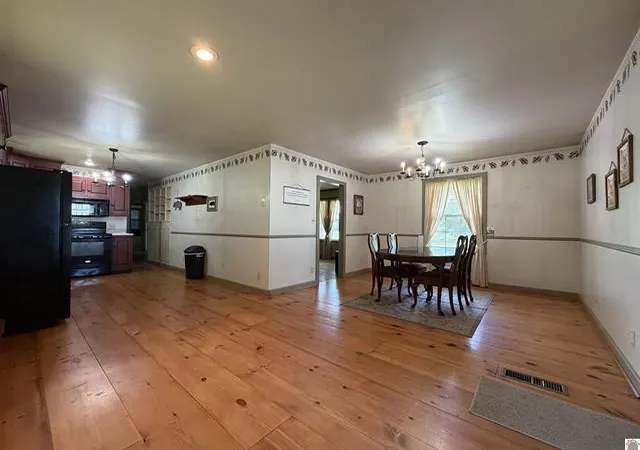 Photo 4 of Single family home for sale at 1560 Dawson Rd, Princeton, KY 42445 | MLS# 26017939 | Listing updated on 2026-10-01