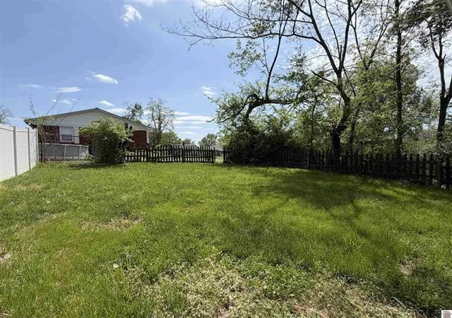 Homes for sale in Princeton, KY | 408 N Hawthorne St, Princeton, KY 42445 | MLS# 26017944