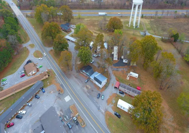 2nd image of 6745 Benton Rd, Paducah, KY 42003 | MLS# 26017974