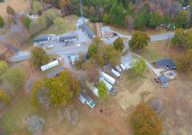 5th image of 6745 Benton Rd, Paducah, KY 42003 | MLS# 26017974