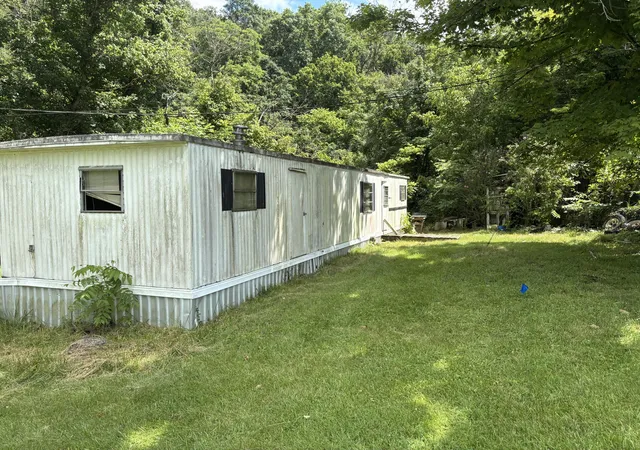 Homes for sale in Frankfort, KY | 6250 Mccracken Pike, Frankfort, KY 40601 | MLS# 26017963