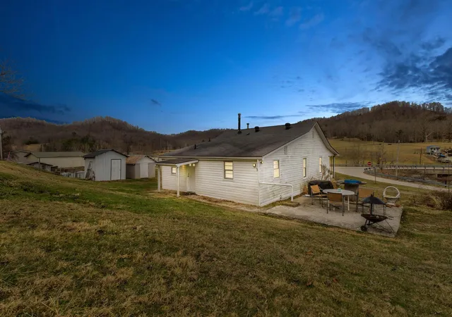 Homes for sale in Jeffersonville, KY | 25 Calk Lake Rd, Jeffersonville, KY 40337 | MLS# 26018006