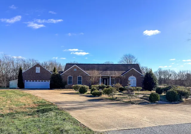 Homes for sale in Mayfield, KY | 91 Sanders Ln, Mayfield, KY 42066 | MLS# 26018005