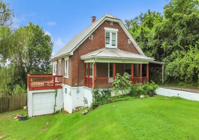 Photo 1 of Single family home for sale at 102 Harvey Ave, Somerset, KY 42501 | MLS# 26018960 | Listing updated on 2026-09-01