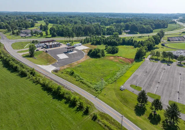 2nd image of 4300 Lafayette Rd, Hopkinsville, KY 42240 | MLS# 26018027