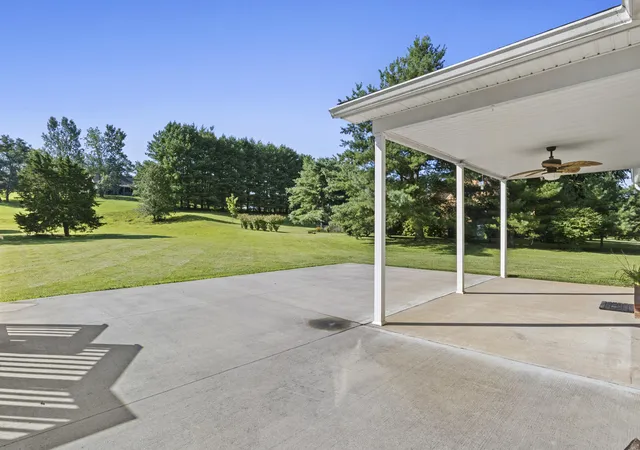 Photo 3 of Sale Pending at 225 S Homestead Ln, Lancaster, KY 40444 | MLS# 26018673 | Listing updated on 2026-08-26
