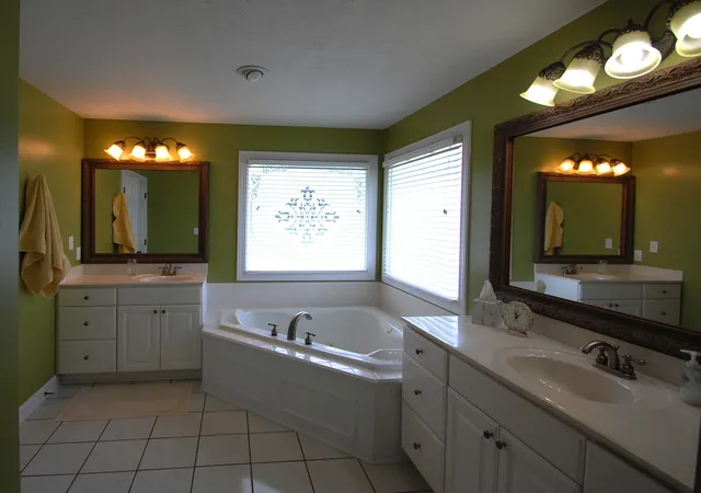 Photo 4 of Sale Pending at 4 White Pine Pl, Paducah, KY 42003 | MLS# 26018542 | Listing updated on 2026-09-14