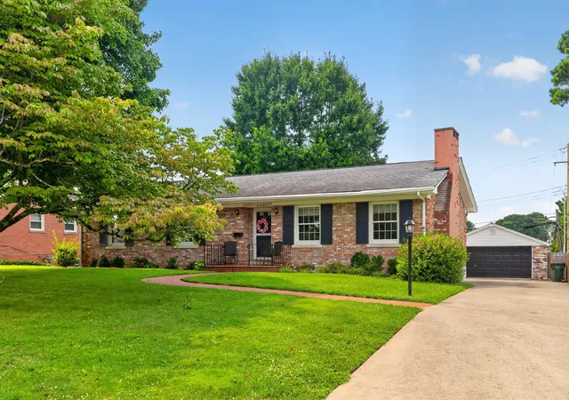 Photo 1 of Sale Pending at 2791 Clays Ml Rd, Lexington, KY 40503 | MLS# 26022111 | Listing updated on 2026-09-12