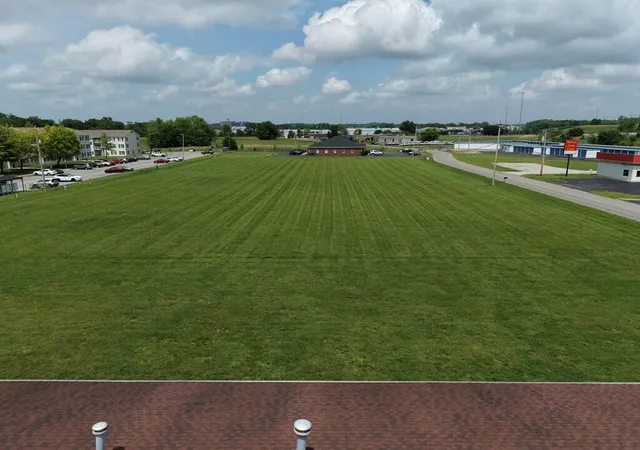 2nd image of 131 Hammond Dr, Hopkinsville, KY 42240 | MLS# 26018054