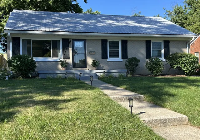 Photo 2 of Single family home for sale at 386 Bradford Dr, Lexington, KY 40503 | MLS# 26018987 | Listing updated on 2026-09-15