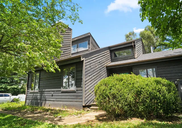 Photo 3 of Single family home for sale at 1024 Flanagan Sta Rd, Winchester, KY 40391 | MLS# 26018911 | Listing updated on 2026-09-16