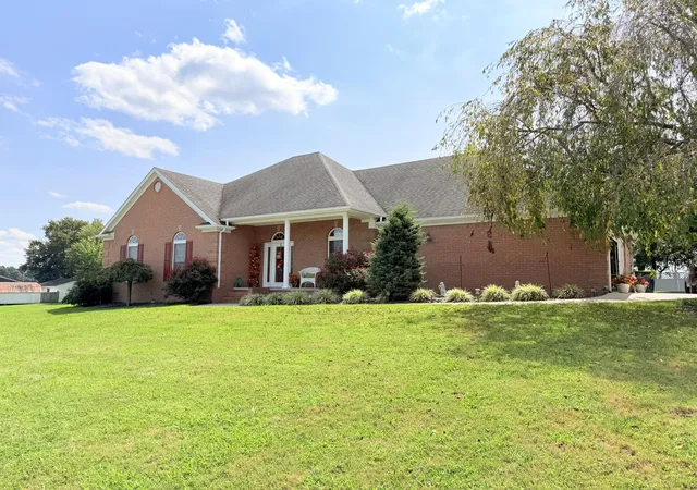 Photo 3 of Single family home for sale at 175 Manchester Ln, Brodhead, KY 40409 | MLS# 26018175 | Listing updated on 2026-10-05