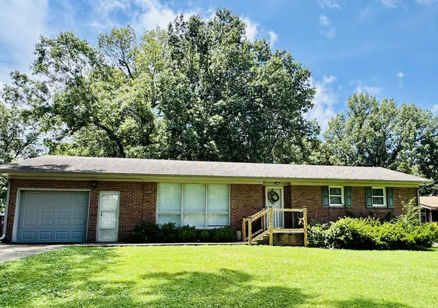 Photo 1 of Single family home for sale at 1728 Sycamore Dr, Benton, KY 42025 | MLS# 26018261 | Listing updated on 2026-07-20