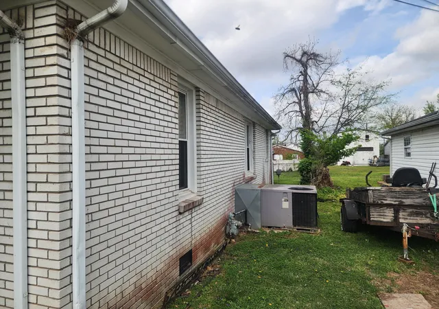 Homes for sale in Hopkinsville, KY | 113 Liberty St, Hopkinsville, KY 42240 | MLS# 26018076