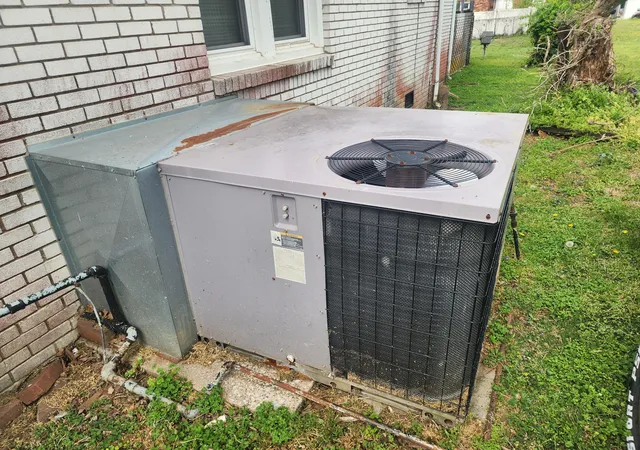 Photo 3 of Single family home for sale at 113 Liberty St, Hopkinsville, KY 42240 | MLS# 26018076 | Listing updated on 2026-08-27