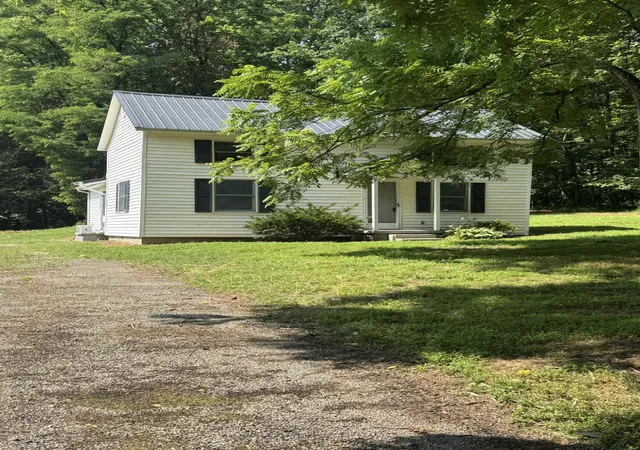 Photo 3 of Sale Pending at 253 Sparks Rd, Columbia, KY 42728 | MLS# 26019244 | Listing updated on 2026-10-13