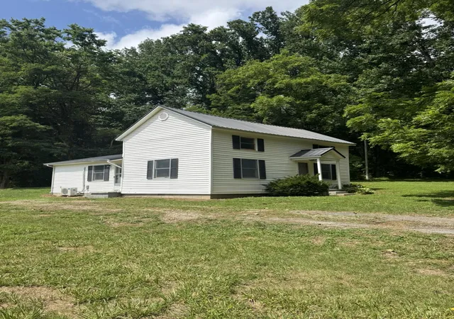 Photo 4 of Sale Pending at 253 Sparks Rd, Columbia, KY 42728 | MLS# 26019244 | Listing updated on 2026-10-13